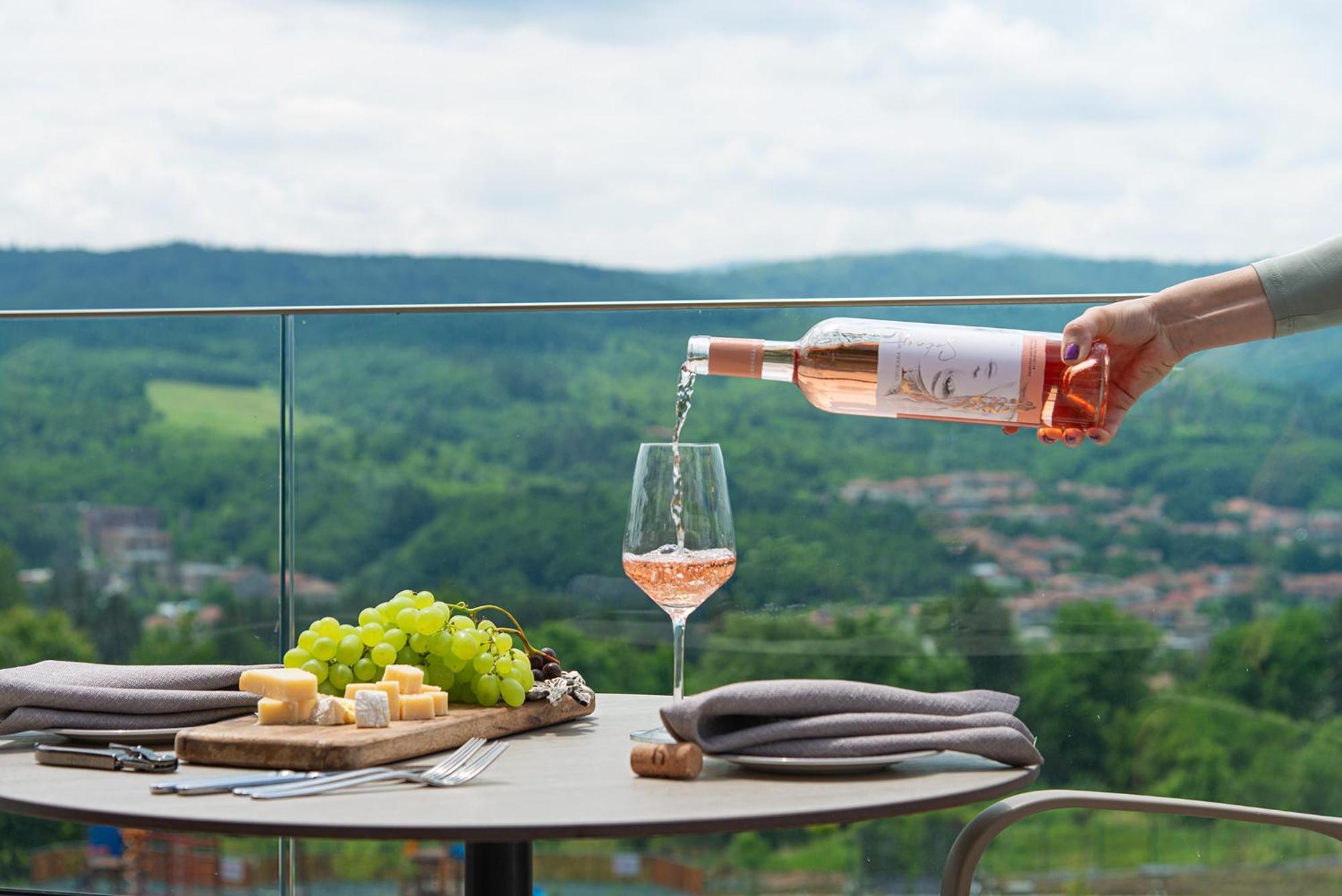 Wine&SPA Hotel Chukara Tryavna Bagian luar foto